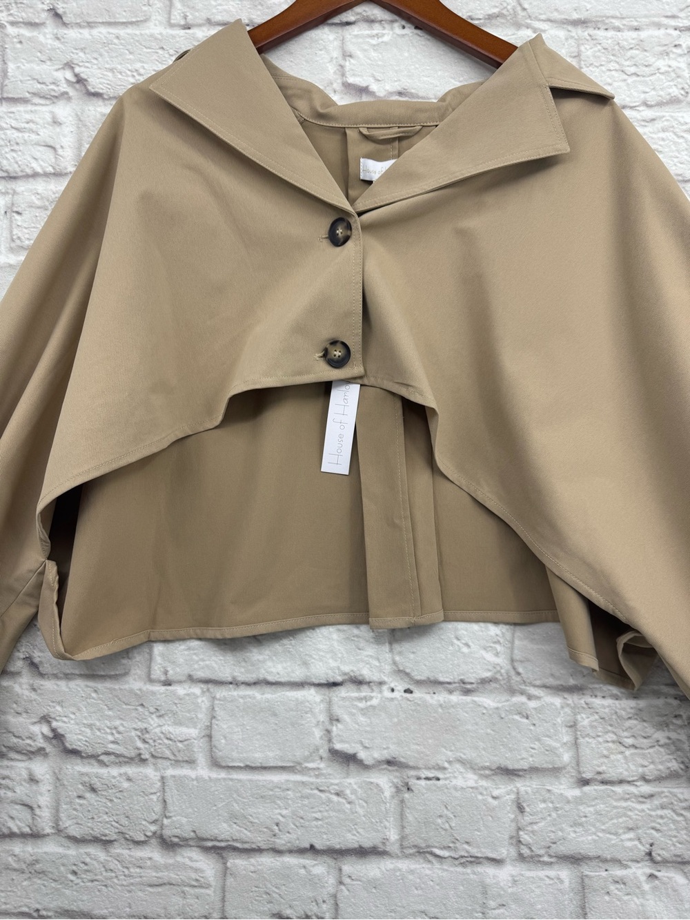 House of Harlow 1960 Cropped Cape Trench Jacket One Size Beige Minimalist Modern - Picture 2 of 13